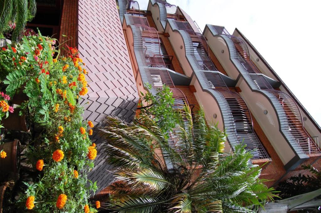 Hotel Sunset View Kathmandu Bagian luar foto