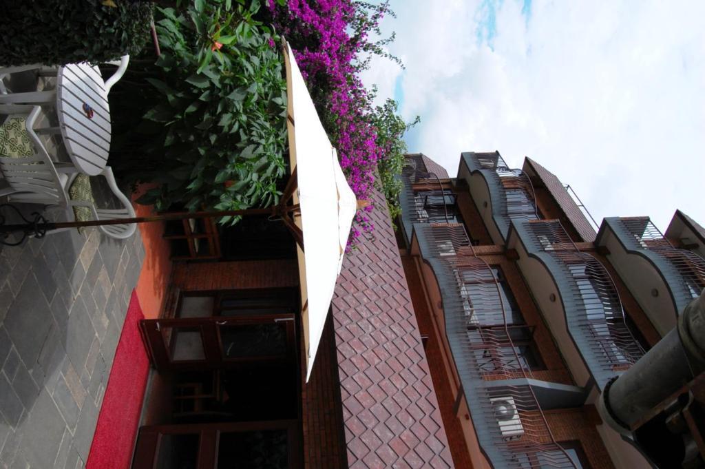 Hotel Sunset View Kathmandu Bagian luar foto